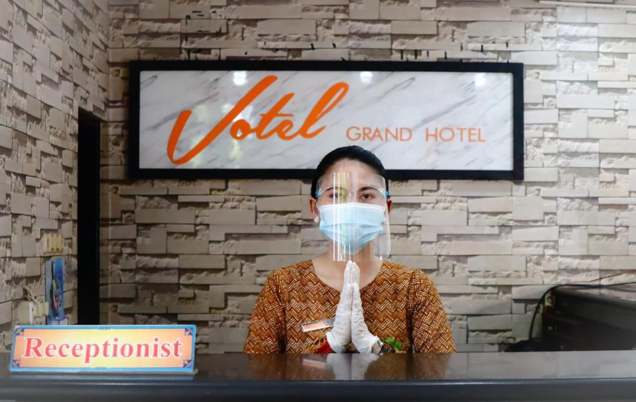 Votel Hotel Tulungagung Exterior photo