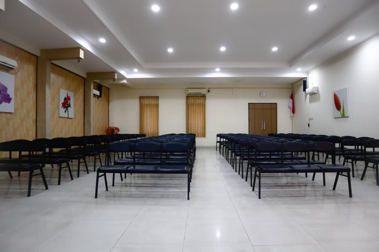 Votel Hotel Tulungagung Exterior photo