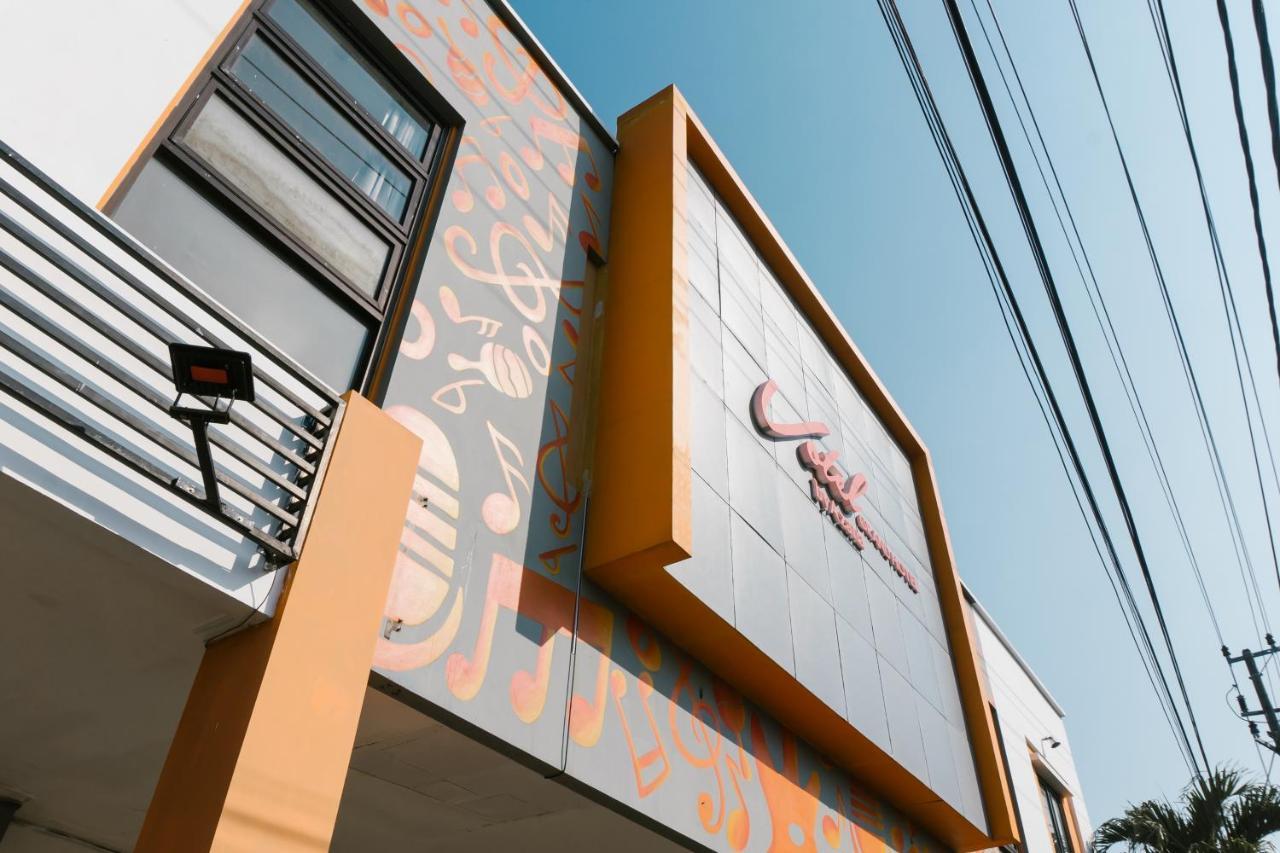 Votel Hotel Tulungagung Exterior photo